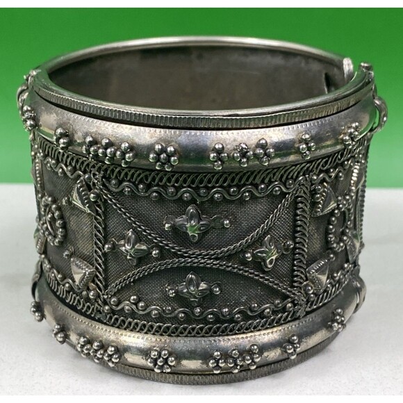 Vtg Cuff Bracelet Clamper Wide Boho Bells Silver tone 2.5" Hinged Mesh Shields - Picture 5 of 8